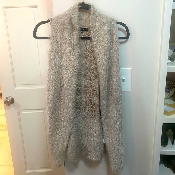 Ryu Sweaters - sleeveless cardigan/long sweater vest